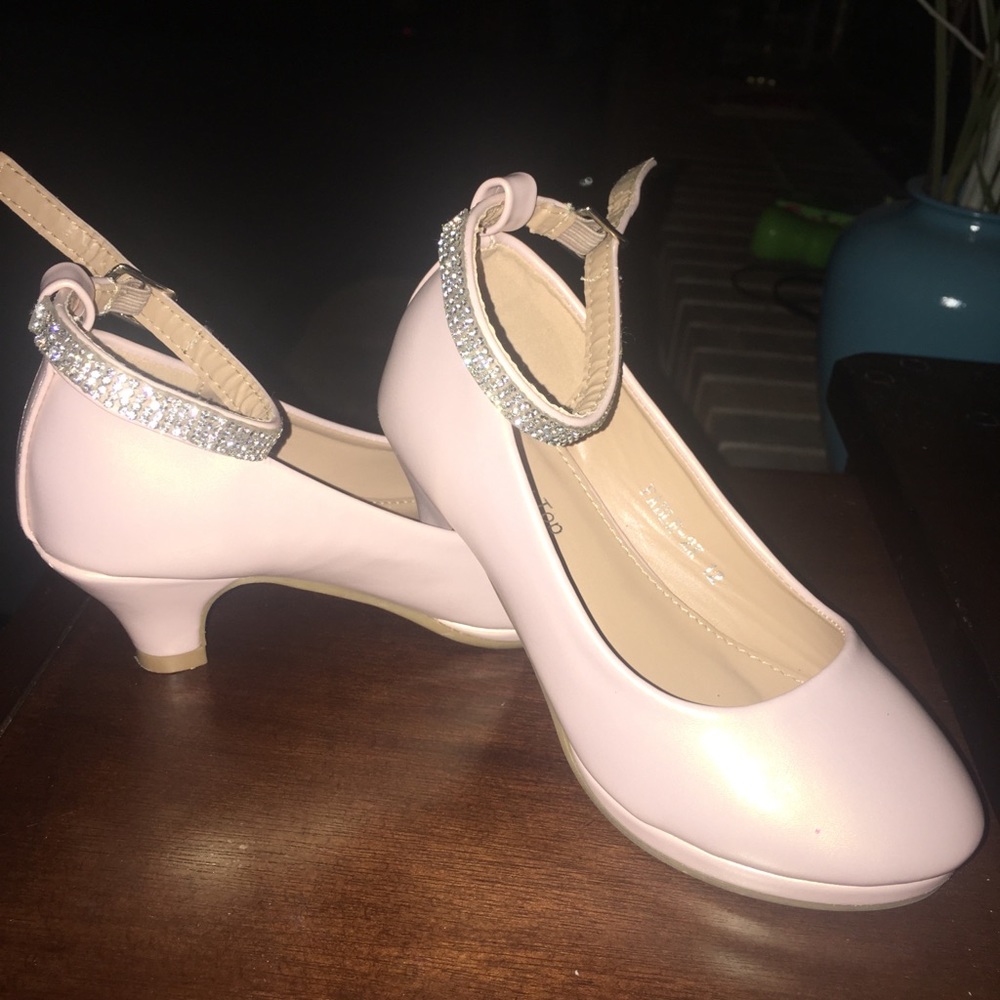 Lucky Top girls Size 12 Blush color shoes